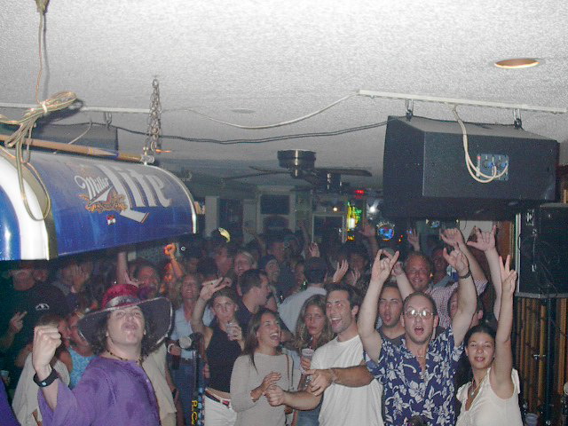 utb8fistcrowd