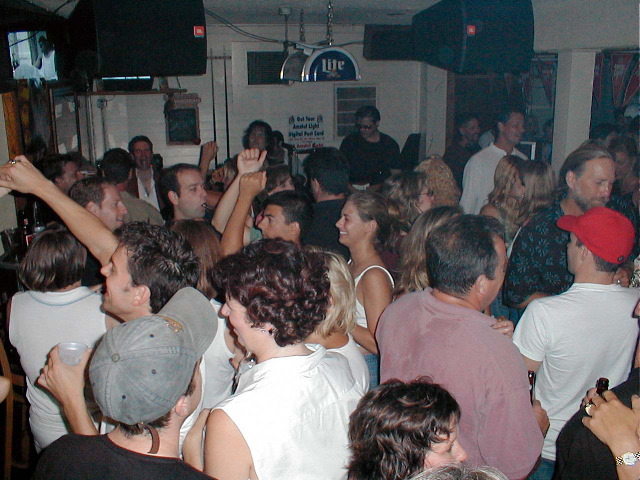 utbcrowd1